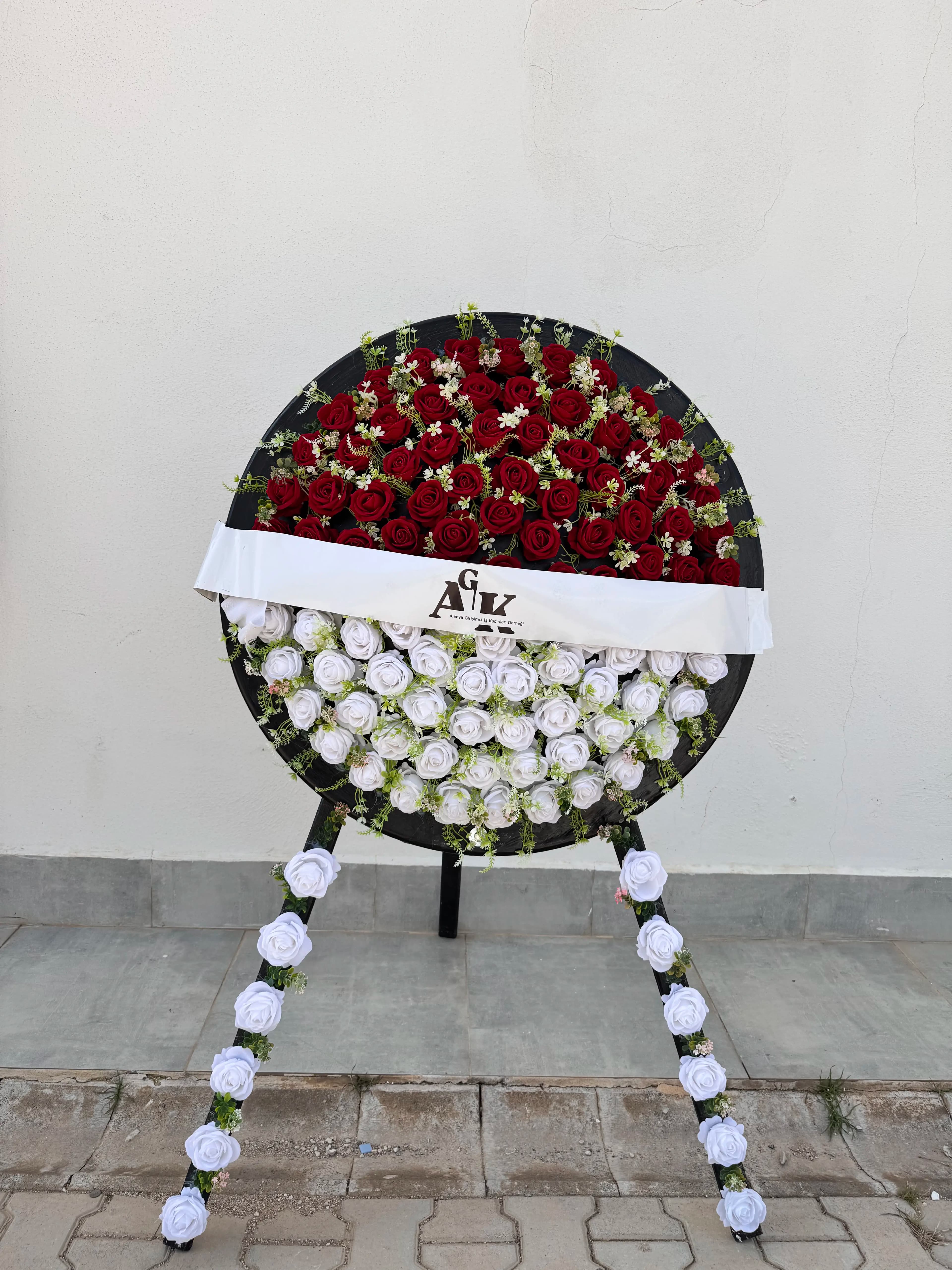 Alanya Cenaze Celengi Siparis 2 - Alanya Oba çelenk teslimatı (birinci sınıf yapay çiçeklerle).